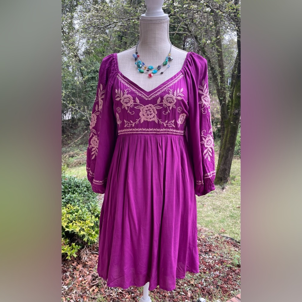 NWT Embroidered Dress. Size Small. Magenta.